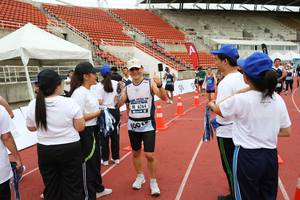 BIB: 6264, 100
                            <button type="button" onclick="openModal(4725679)" class="btn btn-primary btn-sm float-right btn-popup" data-toggle="modal" data-target=".modal-high-quality">
                        <i class="fas fa-shopping-cart"></i> Add to Cart
                    </button>
                                            <button type="button" onclick="isThisMe(4725679, true)" class="btn btn-success btn-sm float-right btn-popup btn-isme hidden" data-toggle="tooltip" data-placement="bottom" title="นี่คือรูปของคุณใช่ไหม คลิกที่นี่เพื่อเอาเข้าอัลบั้ม">
                        <i class="fas fa-plus"></i> Add to album
                    </button>
                    <button type="button" onclick="isThisMe(4725679, false)" class="btn btn-warning btn-sm float-right btn-popup btn-isnotme hidden">
                        <i class="fas fa-ban"></i> Remove from album
                    </button>